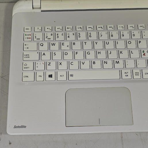 Toshiba Satellite L50D-B-12P Laptop – AMD A4-5000, AMD Radeon HD, 4GB RAM