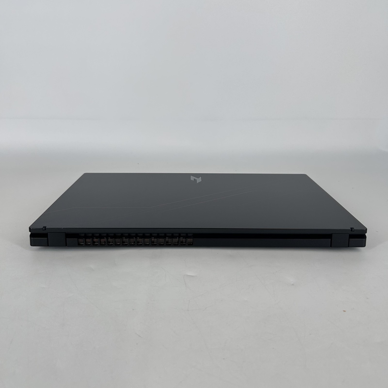 Acer Nitro V 15 FHD 2.1 GHz i5-13420H 16GB 512GB SSD RTX 5050 Very Good
