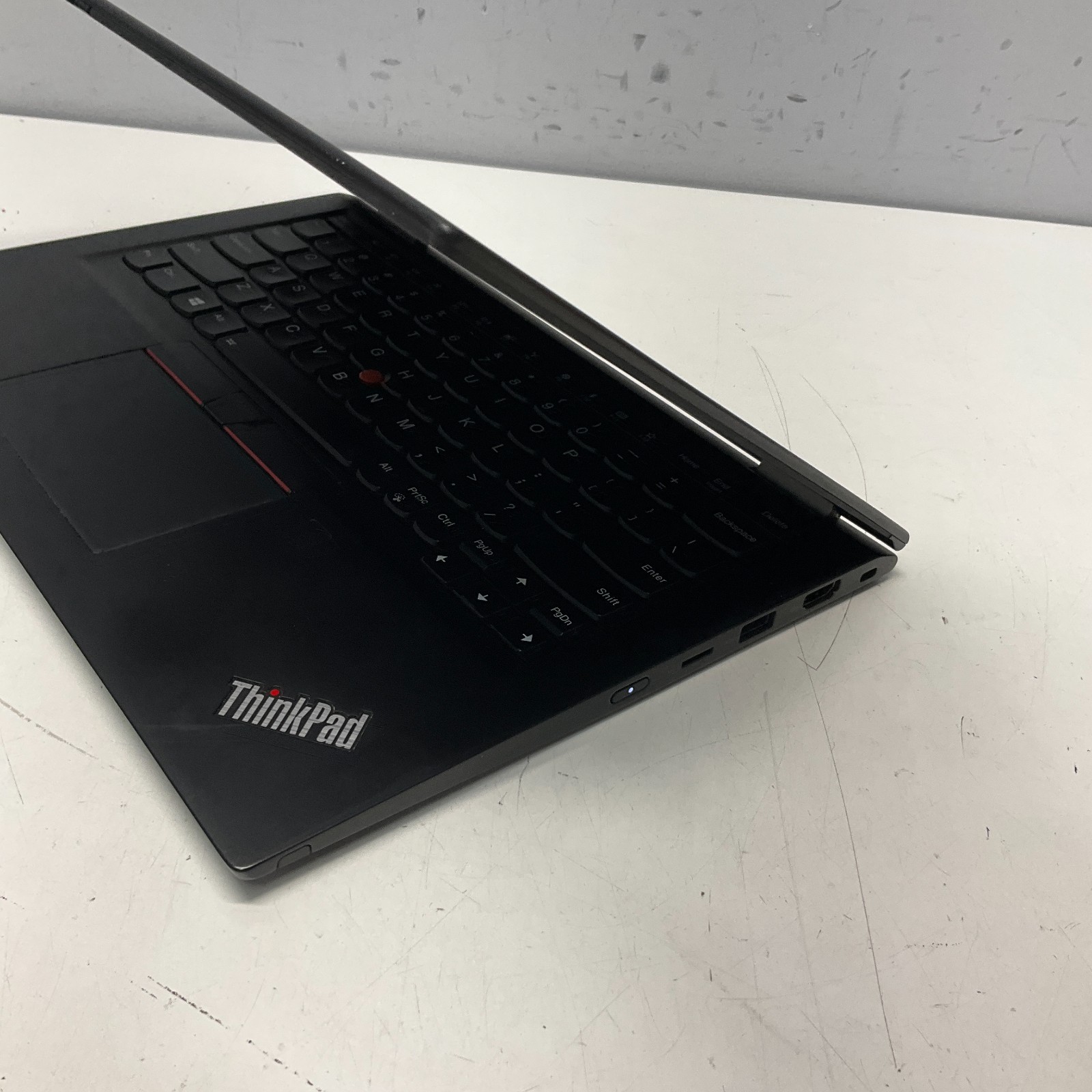 Lenovo ThinkPad X390 YOGA 13.3″ i5-8365U 1.6GHz 8GB RAM 256GB SSD Windows 11 Pro
