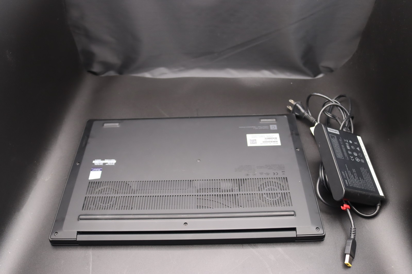 Lenovo ThinkPad P1 Gen 3 i7-10750H 32GB RAM 512GB SSD NVIDIA Quadro T1000