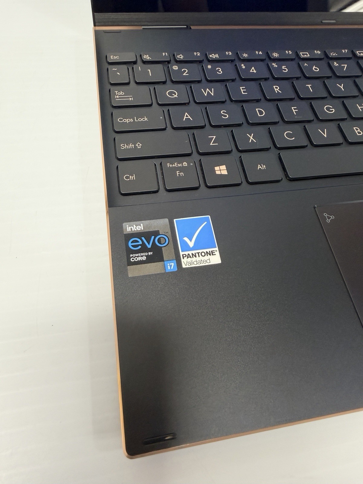 ASUS ZenBook UX371EA 13.3″ 4K Touch i7-1165G7 16GB RAM 1TB SSD Win 11 Pro