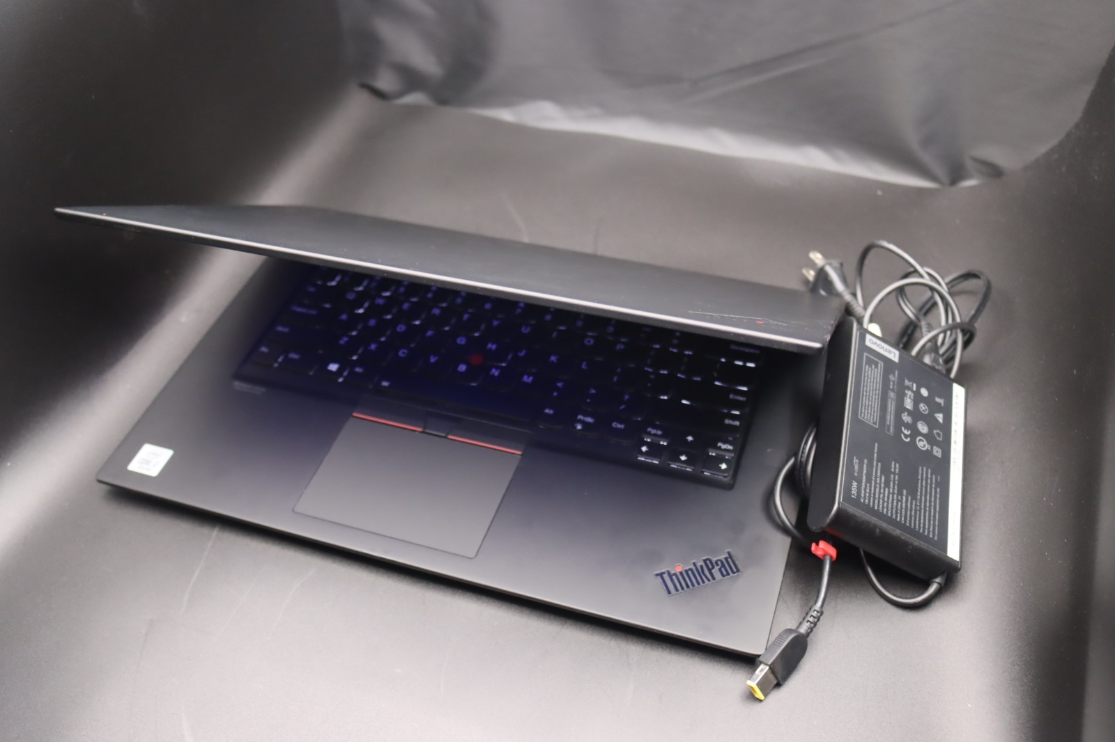 Lenovo ThinkPad P1 Gen 3 i7-10750H 32GB RAM 512GB SSD NVIDIA Quadro T1000