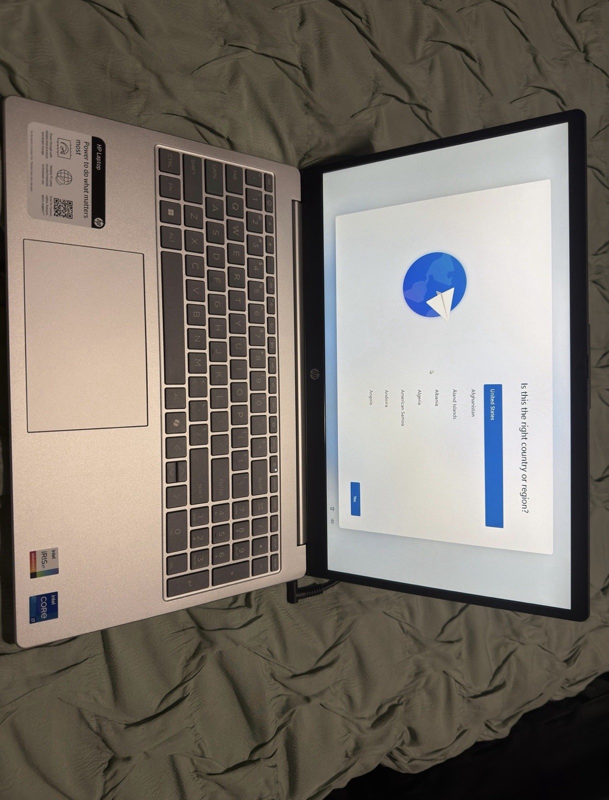 HP 15.6″ Full HD Touchscreen Laptop Intel Core i7 16GB 512GB SSD 15-fd0127dx