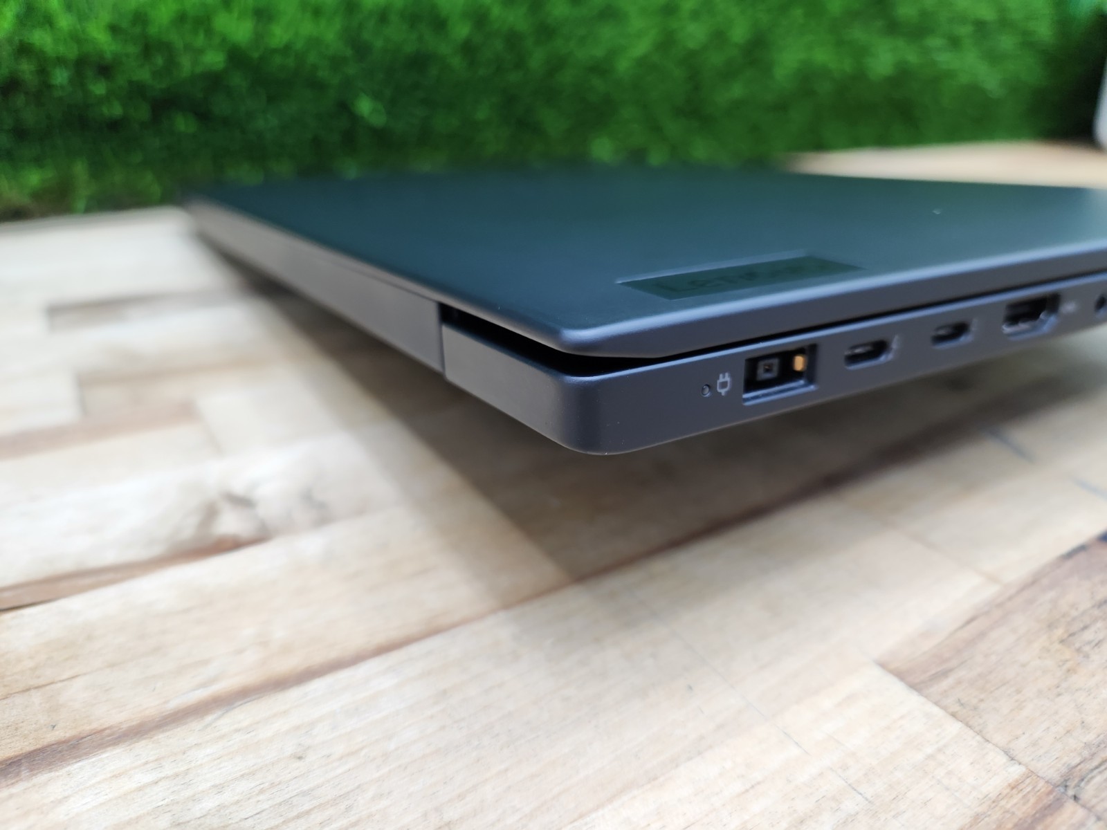 Lenovo ThinkPad P1 Gen 4 16″ WXQGA i7-11850H 32GB 512GB SSD RTX A2000 Win 11 ~