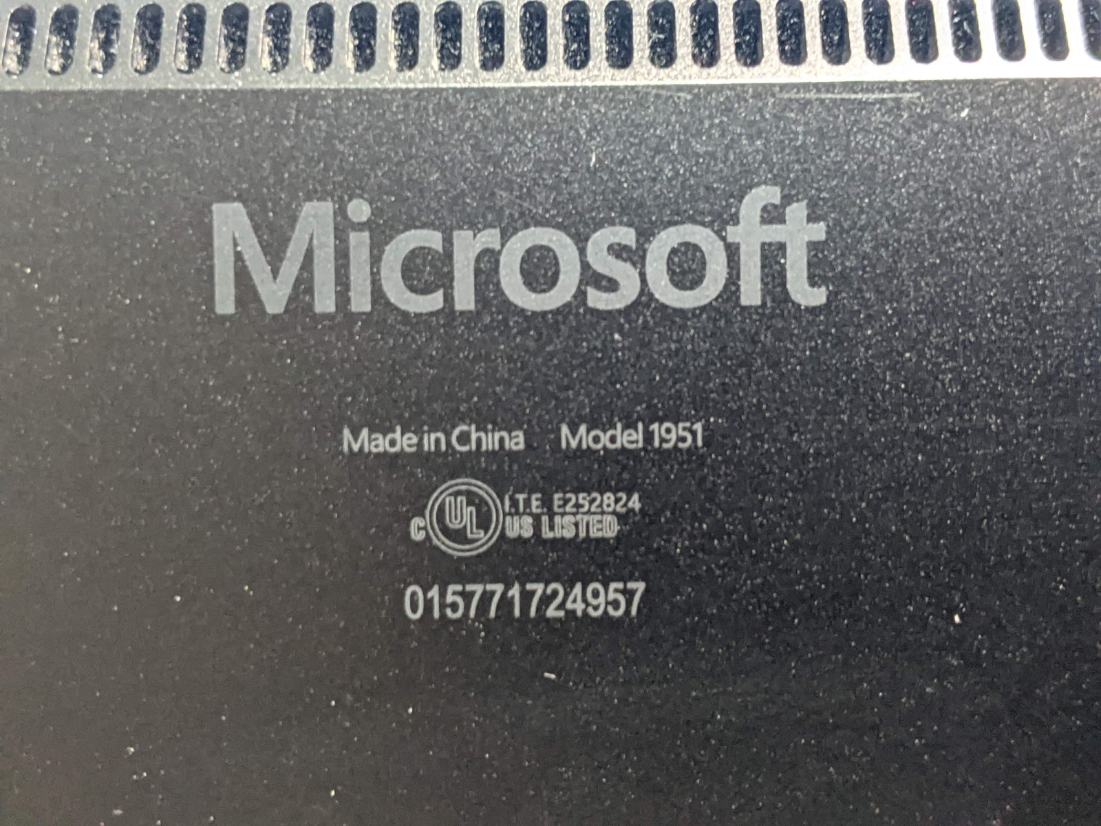 MS Surface Laptop 4 1950:1951 13.5″ 2256×1504 TOUCH i7-11 3GHz 32GB 1TB SSD W11P