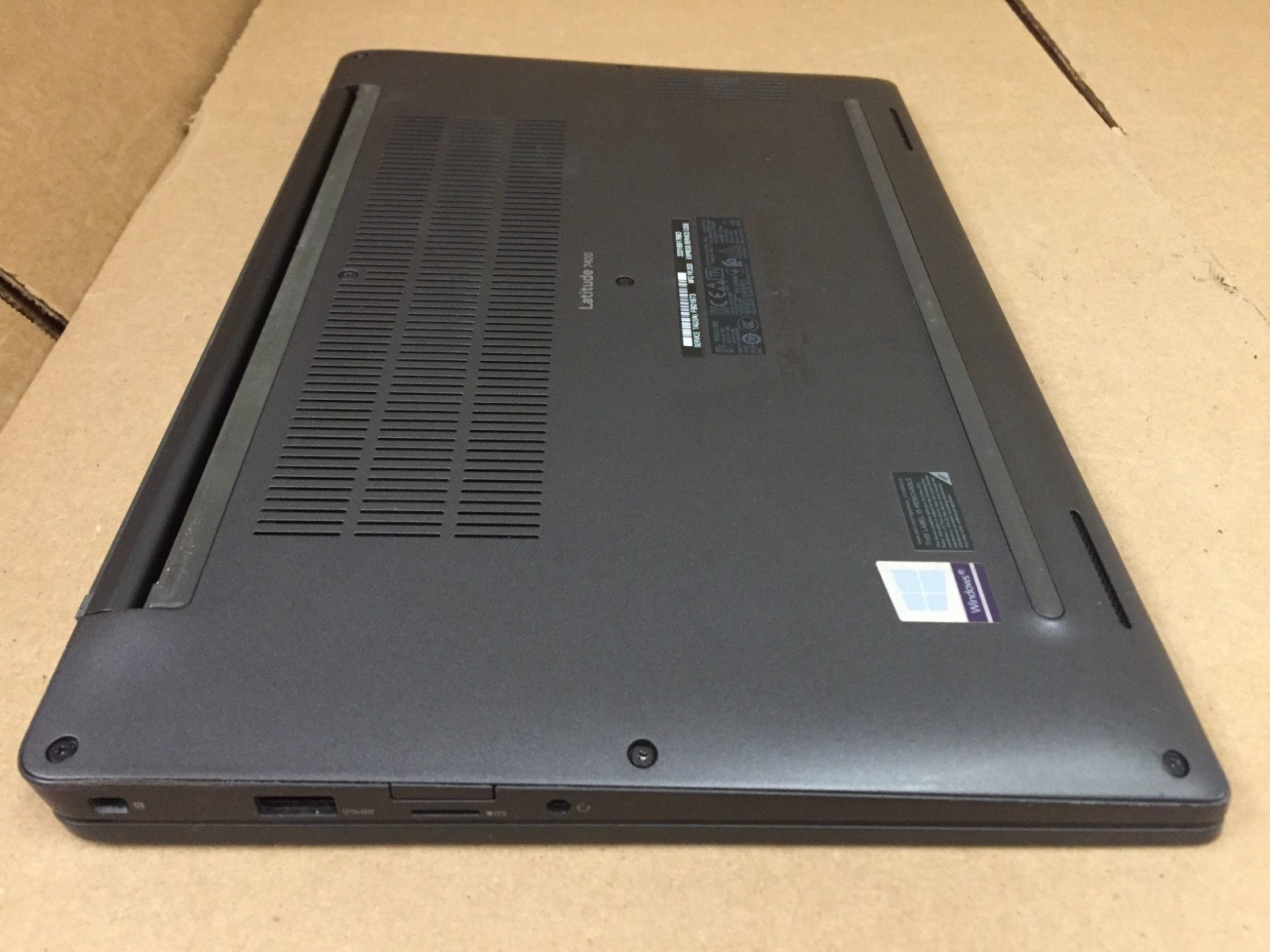 Dell Latitude 7400 14″ FHD Laptop Core i7-8665U 1x16GB RAM No SSD w/AC Adapter