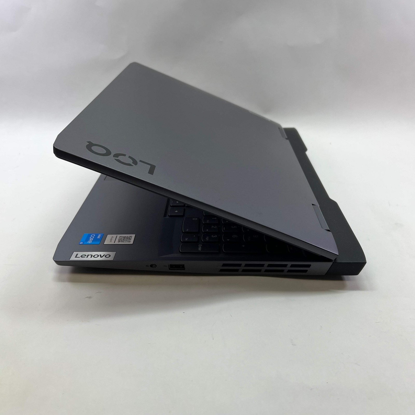 Lenovo LOQ 15IRH8 15.6″ i5-12450H 2.0GHz 8GB RAM 500GB SSD GeForce RTX 3050