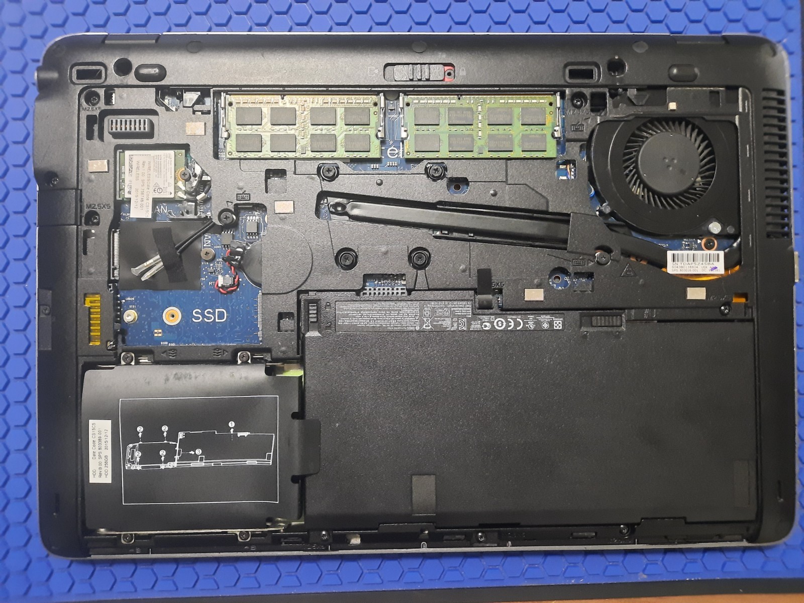 HP Elitebook 840 G2 i5 5300u 2.3GHz 16GB Ram No HD No OS Docking Station