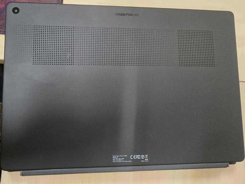 Minisforum V3 Tablet PC AMD Ryzen 7 8840U 32GB RAM 1TB SSD