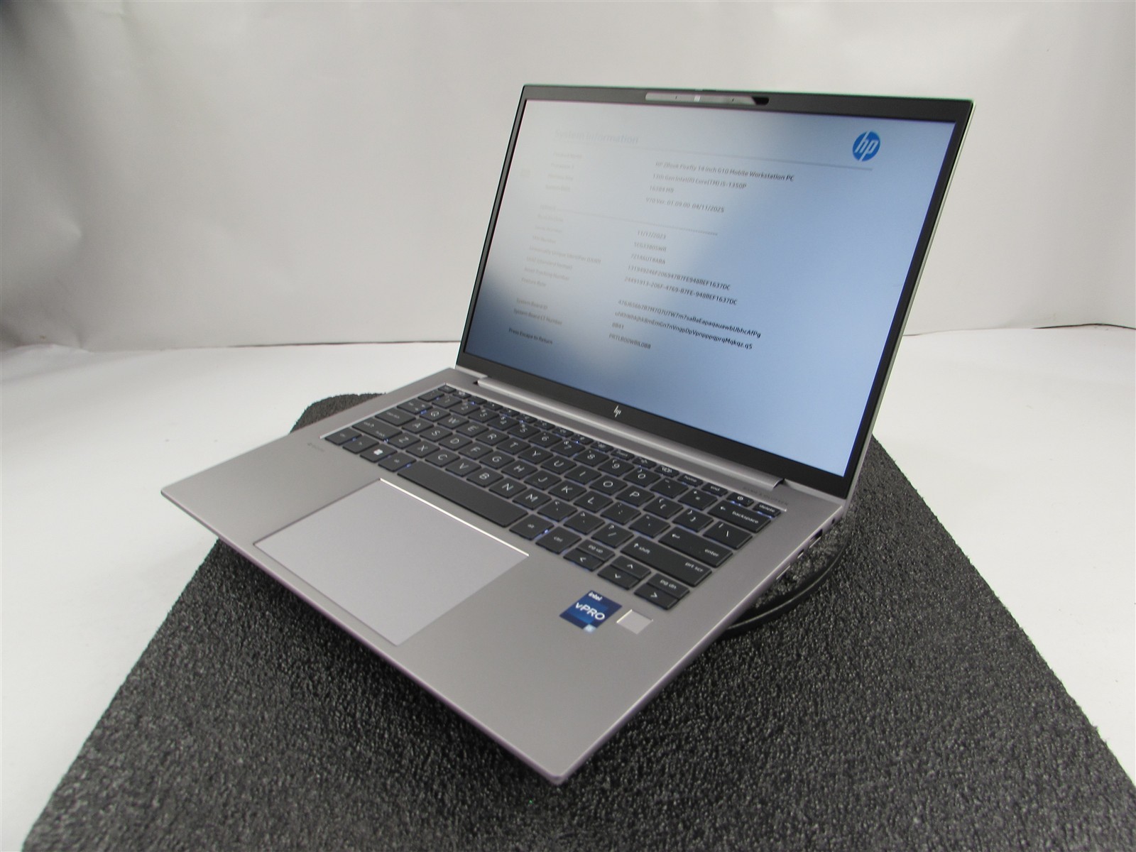 HP ZBOOK FIREFLY 14 (G10) 1920X1080 FHD CORE I5-1350P 256GB SSD 16GB RAM NO O.S