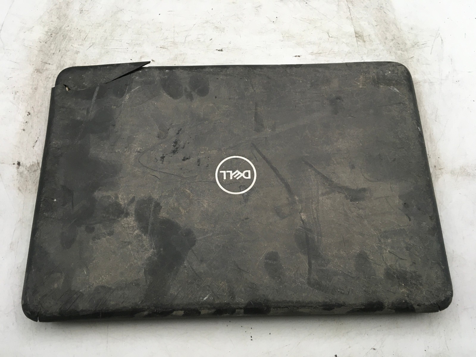 DELL LATITUDE 3180 – FOR PARTS/NO POWER – DAMAGED – INTEL CELERON – 4GB RAM – BB