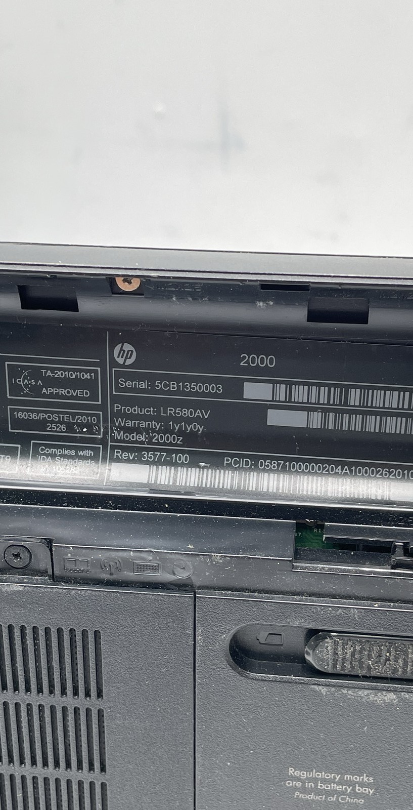 HP 2000-369WM & 2000z 15.6″ AMD Laptop Silver Lot Of 2