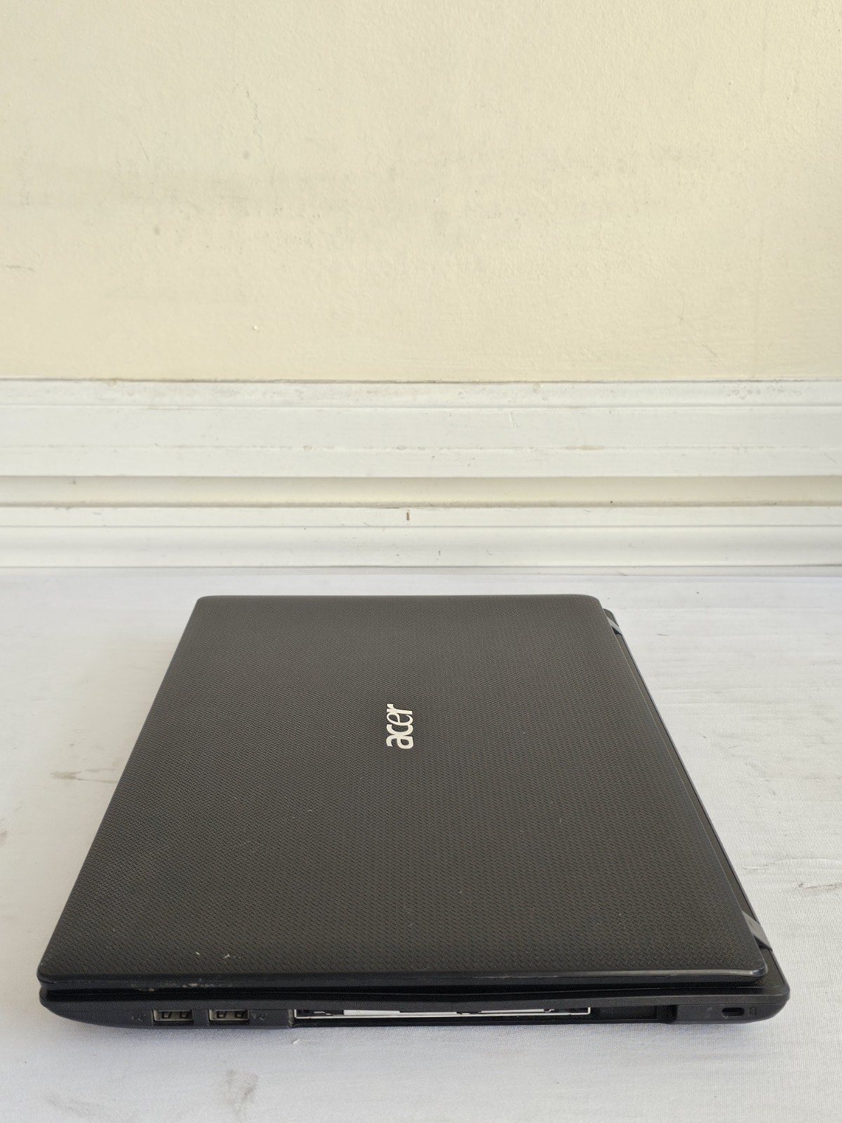Acer Aspire 5253 Laptop – AMD C-50 – 8GB RAM – NO HDD/OS – Parts/Repair – READ