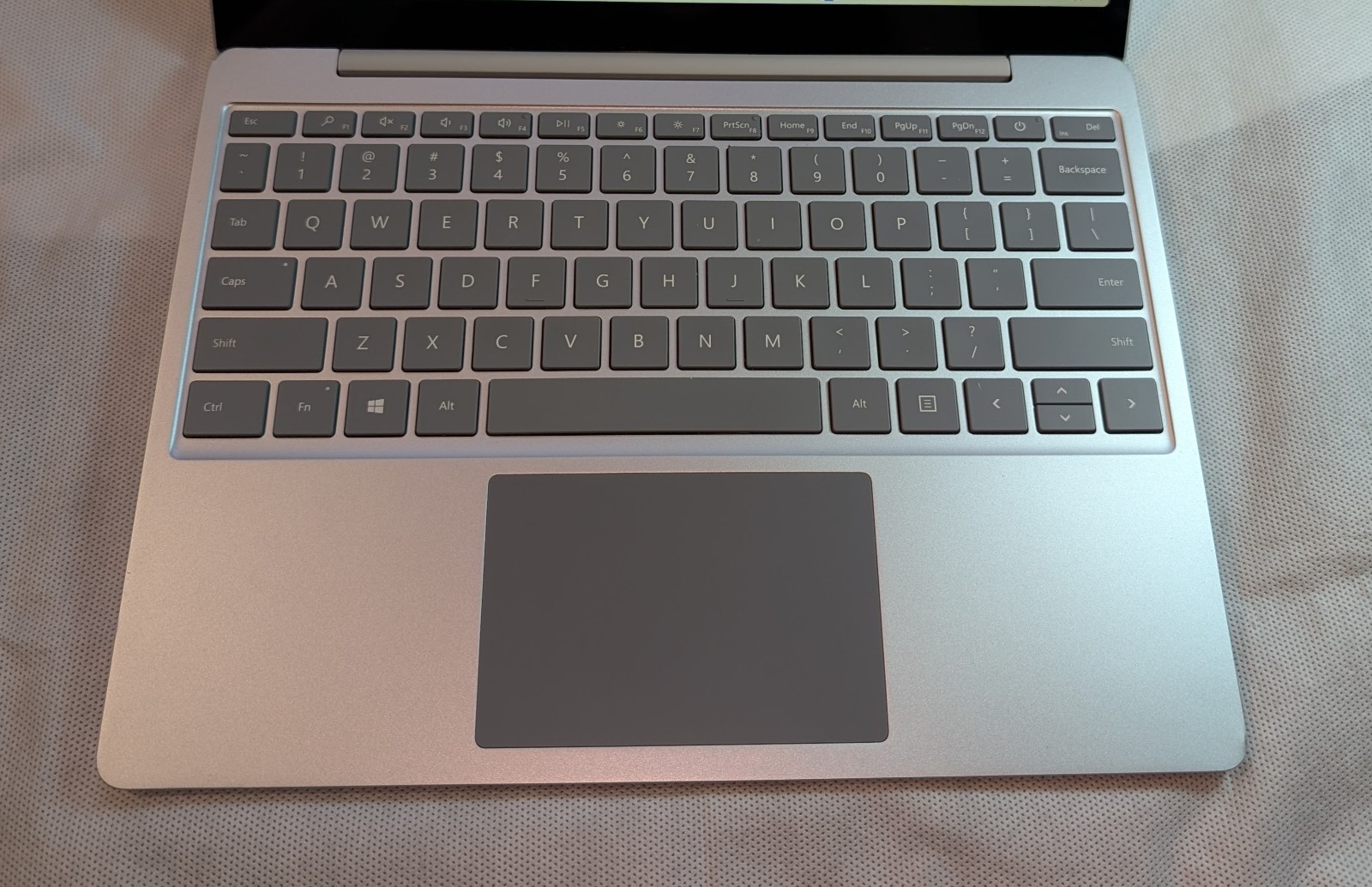 NICE SILVER Microsoft Surface LAPTOP GO i5 TOUCHSCREEN WINOWS 11