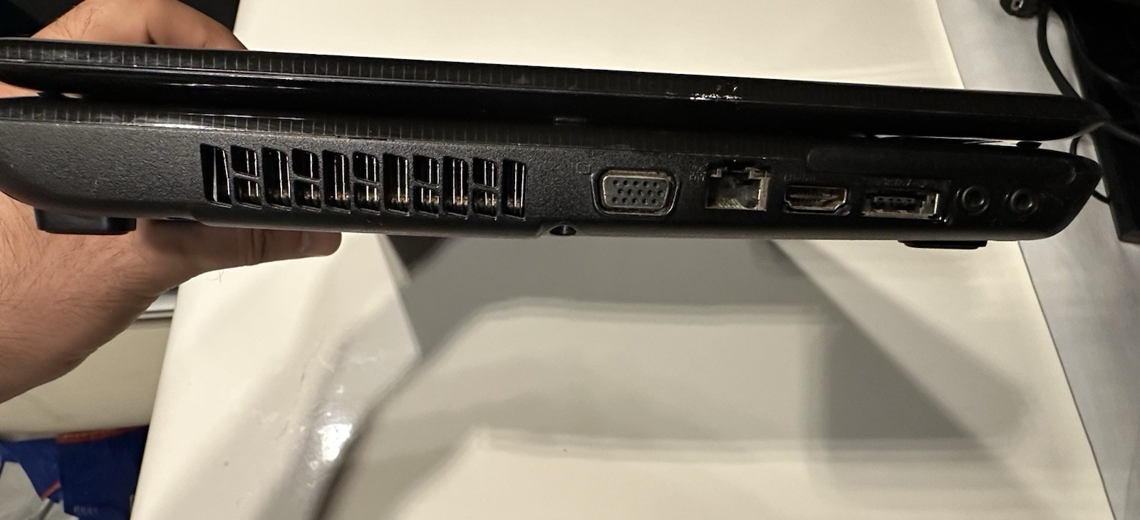 Toshiba Satellite L555-10M 15.6″ Core 2 Duo 4GB 500GB HDD Win7 HP Power Supply