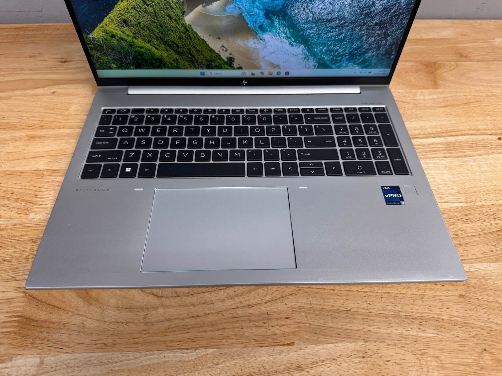 HP EliteBook 860 G10 16″ Laptop Intel Core i7, 512GB SSD, 32GB RAM, W11