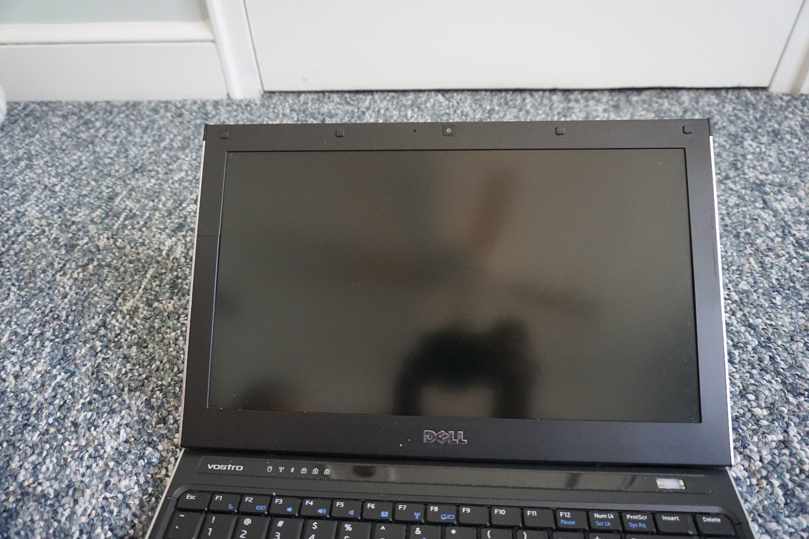 Dell Vostro V13 Laptop 13″ Core2Duo U7300 1.3GH 4GB RAM HDD 320GB Ubuntu 24.04
