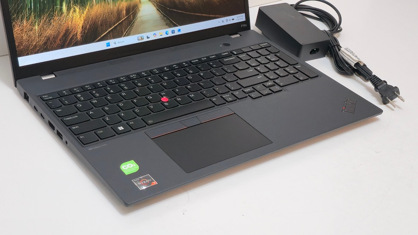 Lenovo ThinkPad P16s Gen 2 Ryzen 7 Pro 2TB SSD 64 GB RAM Radeon 780M 4GB Touch