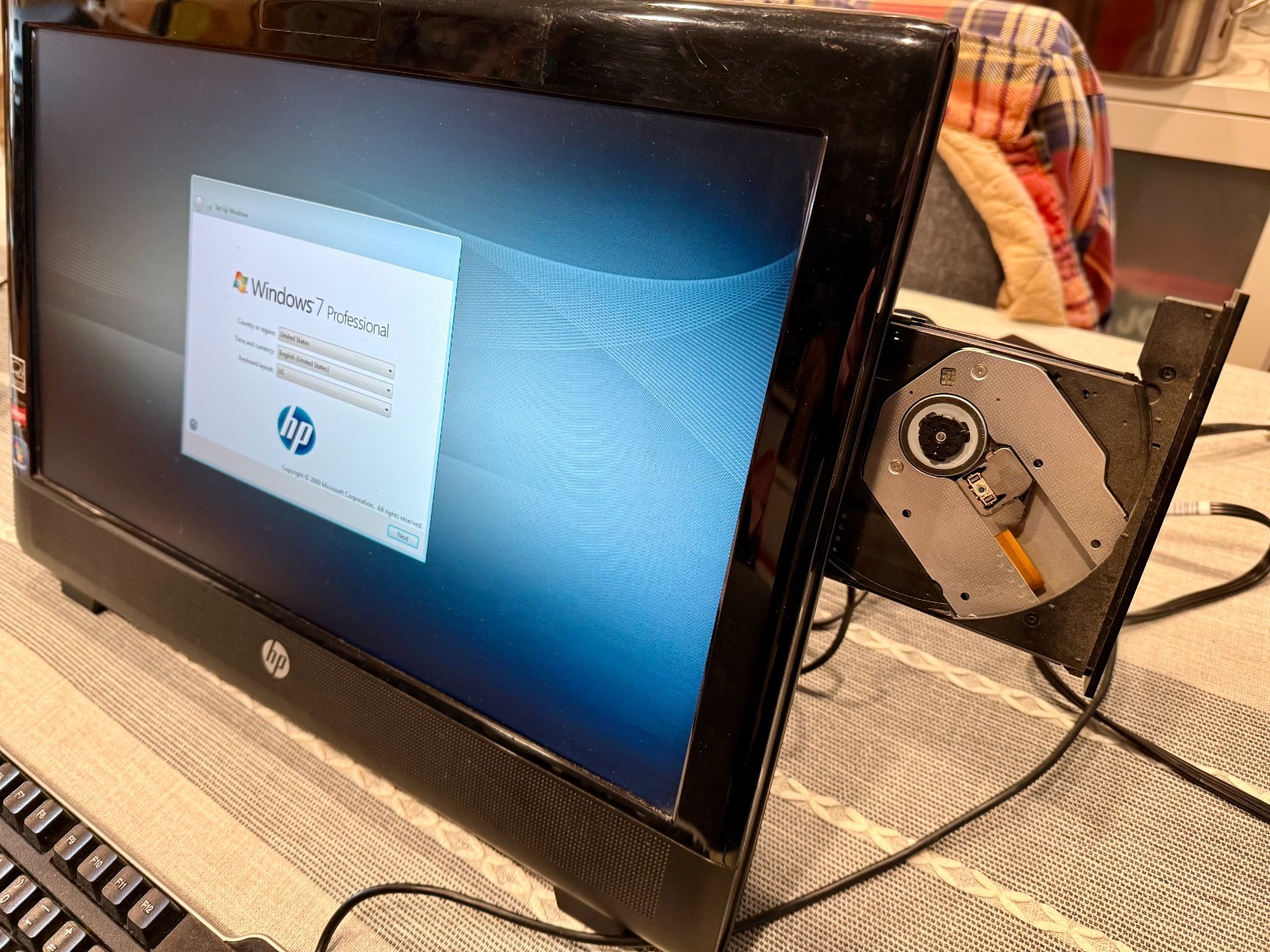 HP 100B All-in-One Windows 7 Pro PC XZ812UT#ABA AMD E-350 2GB DDR3 RAM 250GB HD
