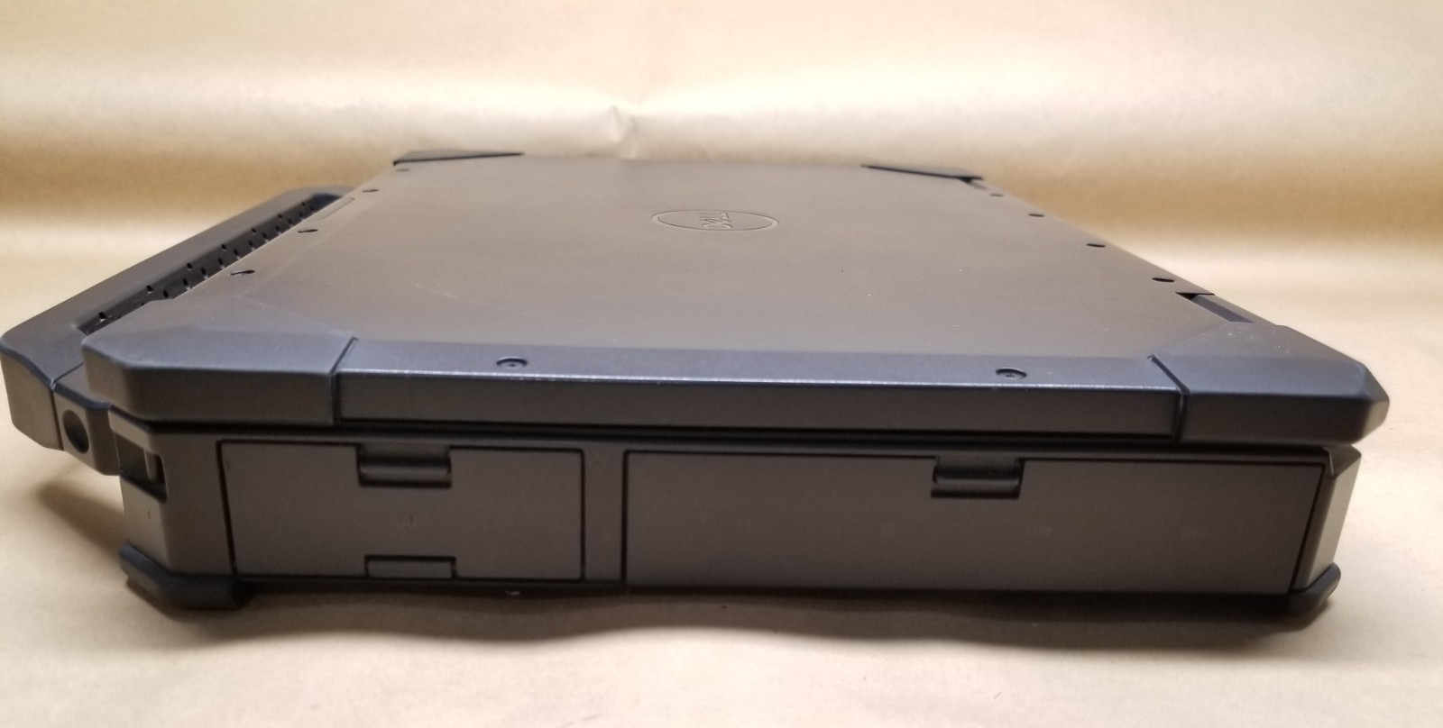 Dell Latitude 5424 Rugged i7-8650U 16GB RAM 250GB SSD RADEON RX 540 WIN 11 2XBAT