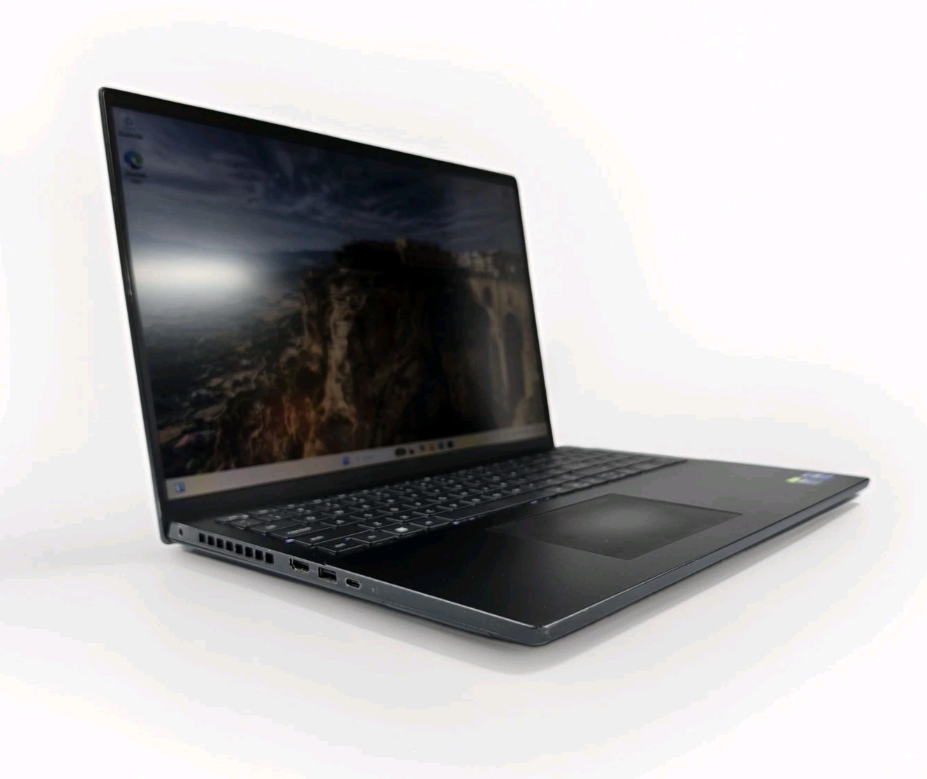 DELL Vostro 7620 i7-12700H 16GB 512GB Nvidia GeForce RTX 3050 Ti Windows 11