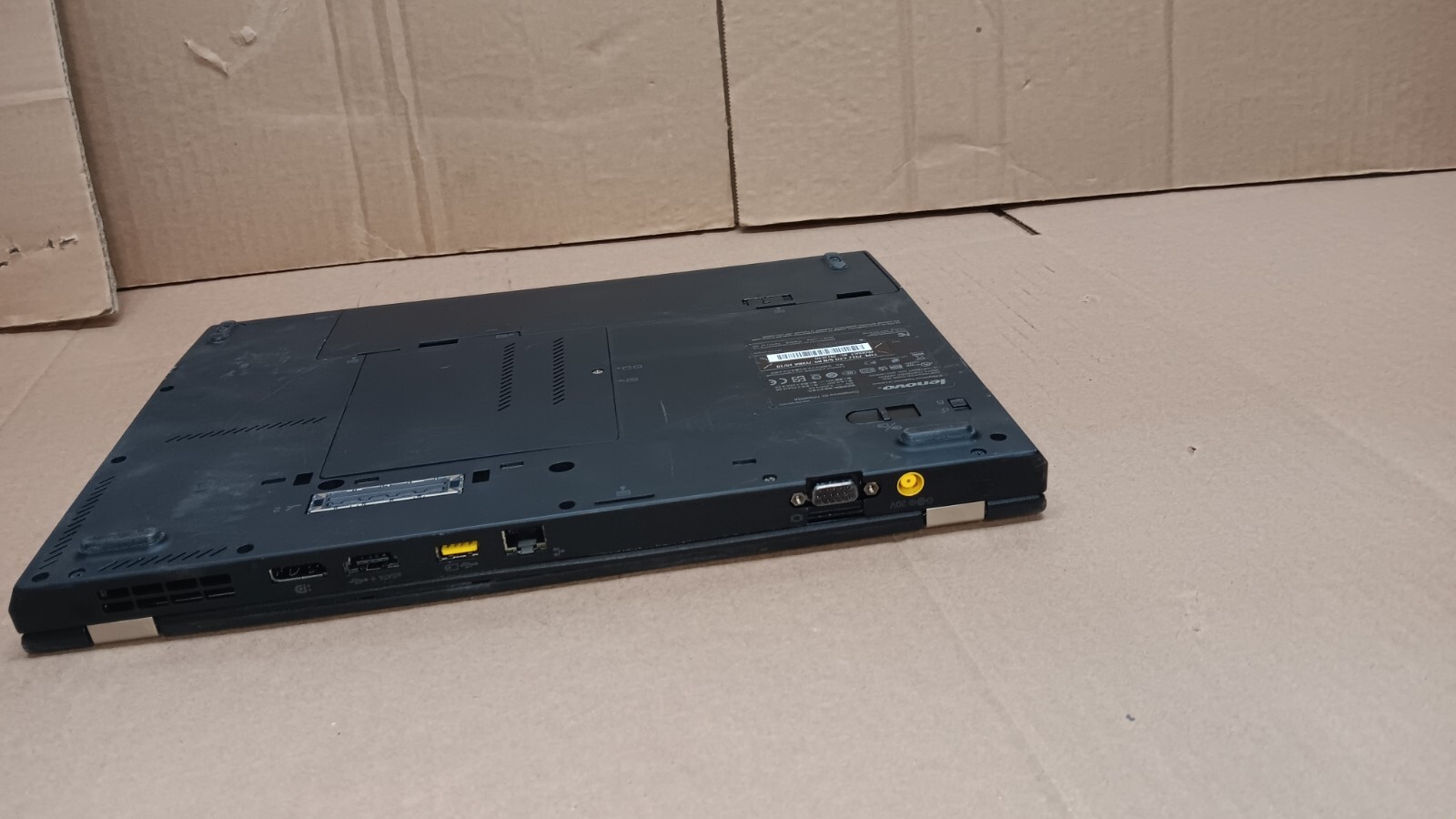 Lenovo Thinkpad T410s Laptop Core i5 @ 2.40 GHz 14″ LCD Screen Windows 7 pro DVD