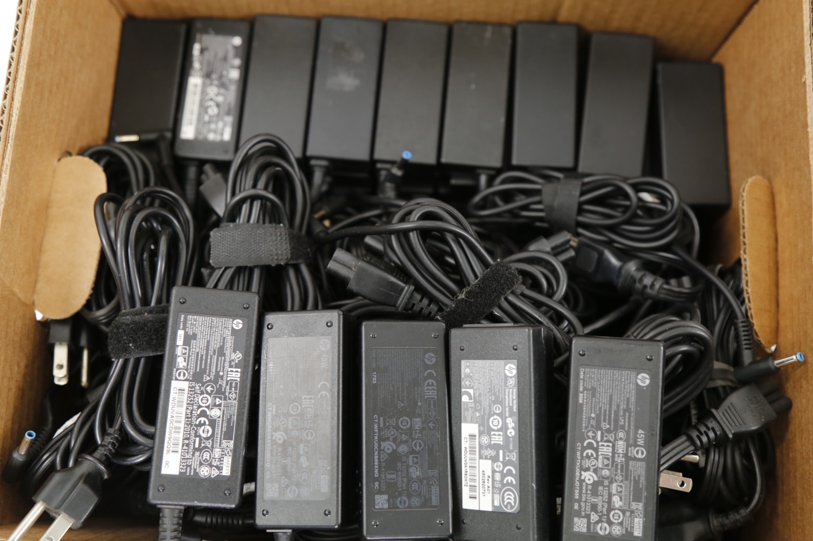 Lot of 50 OEM HP 45W AC Power Adapters, Laptop Chargers 19.5V 2.31A Blue Tip