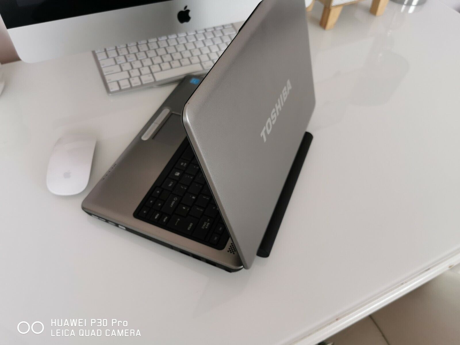 Toshiba Satellite Pro U400 4GB 120GB DVD-RW WebCam Windows 7 Professional
