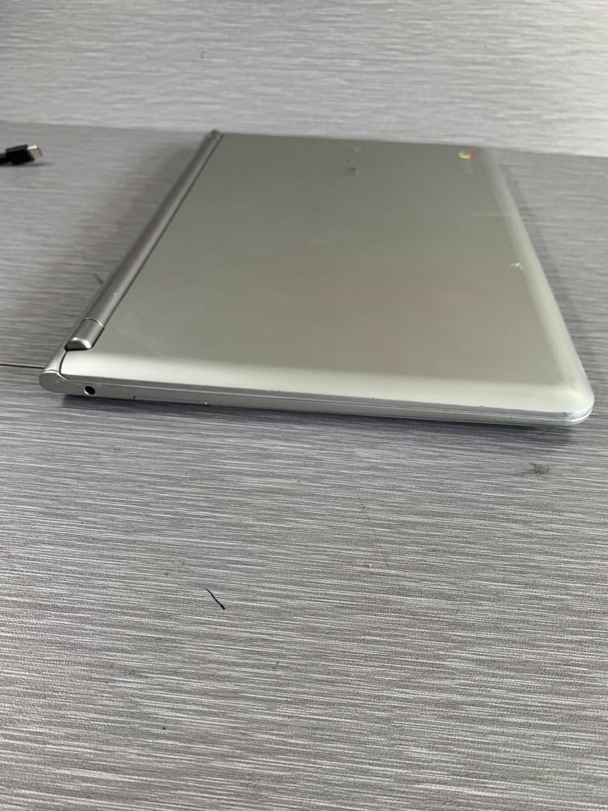 Samsung Chromebook XE303C12 11.6″ Display Built-in Webcam Notebook – For Parts