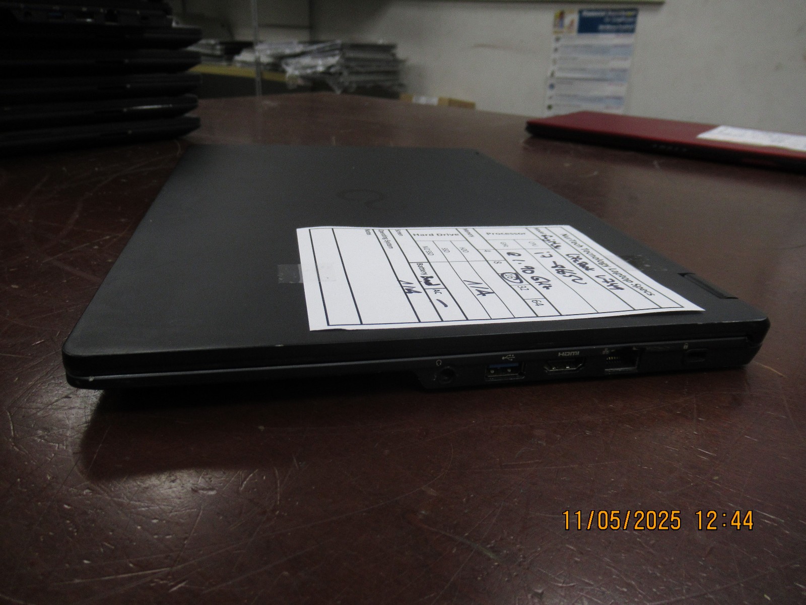 Fujitsu Lifebook U749 i7-8665U 1.90GHz Laptop [NO RAM/HDD/AC/OS] [BADBTRY]