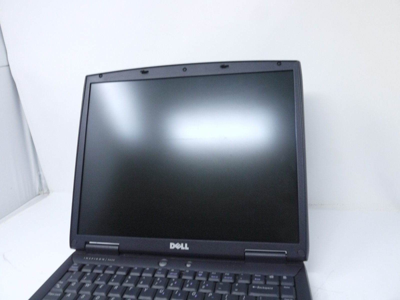 Dell Inspiron 2650 14″ Vintage Laptop – Pentium 4 / 512MB / 60GB – Dead Batery