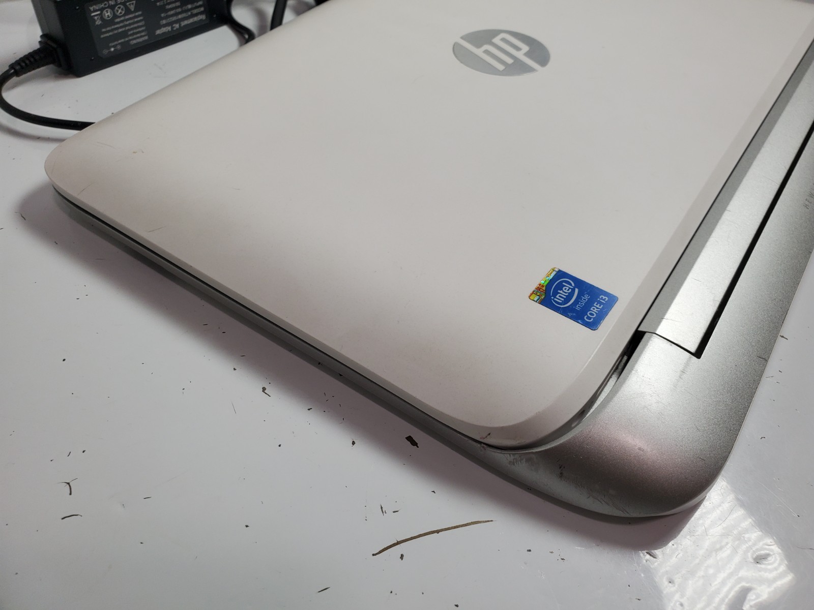 HP Split x2 13.3” Touchscreen Intel Core i3-4012Y / 4GB RAM – DEAD BATTERY