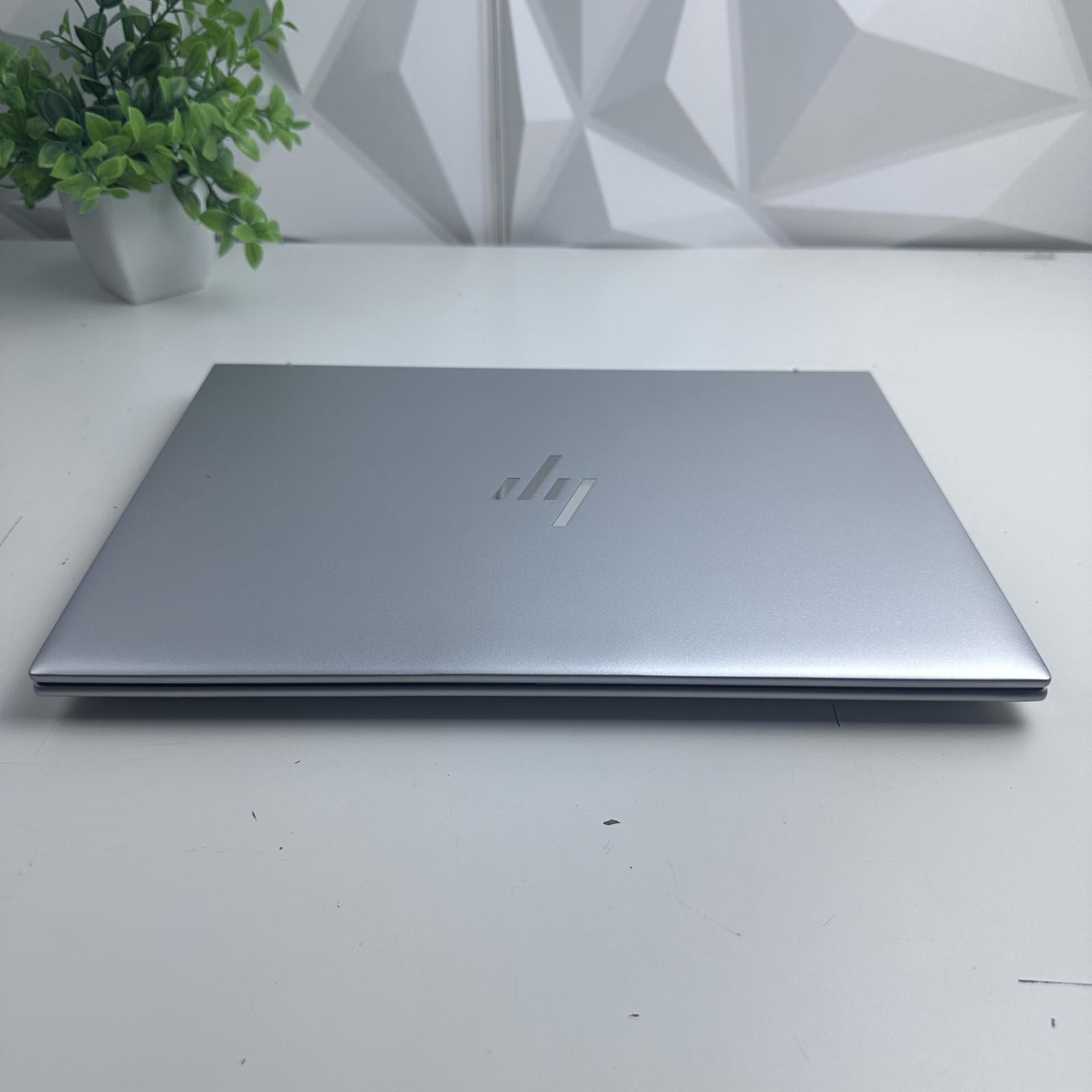 HP EliteBook 840 G11 Laptop, 14″ Touchscreen, Ultra 5 135U, 32GB RAM, 256GB SSD