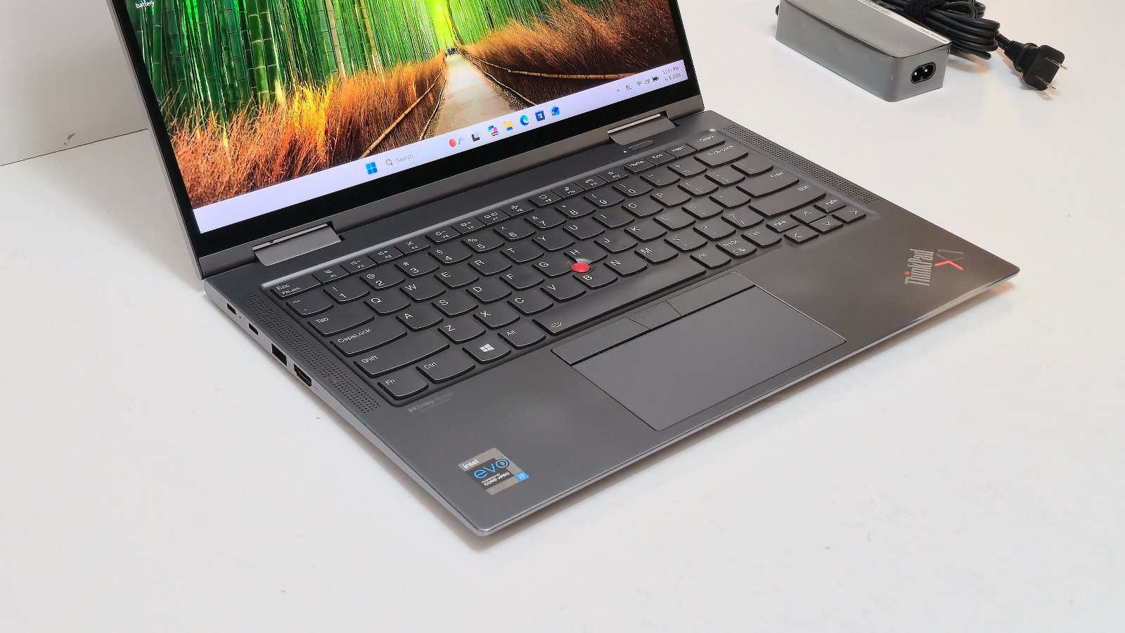 Lenovo ThinkPad X1 Yoga Gen 6 (i7-1185G7 CPU, 32 GB RAM 1 TB SSD) 14″ 4K Touch