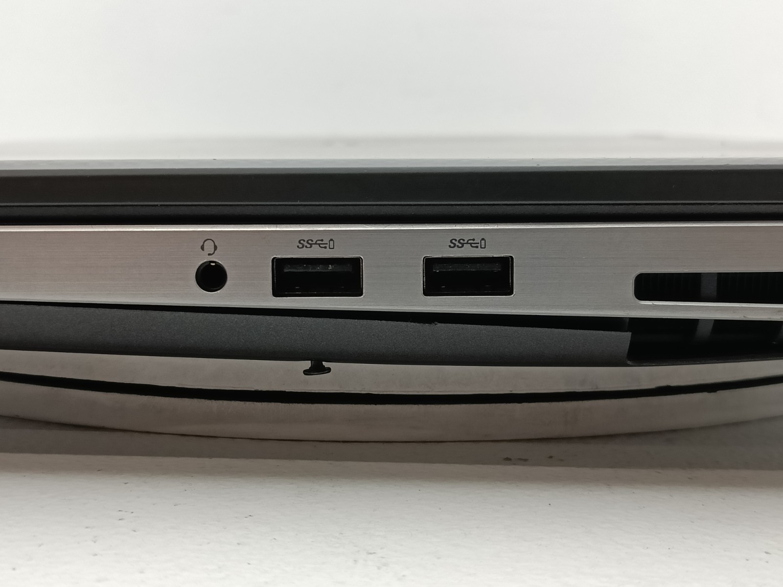 Dell Precision 7540 Intel i7 2.60GHz 16GB Ram RADEON Pro WX 3200 *READ* #91