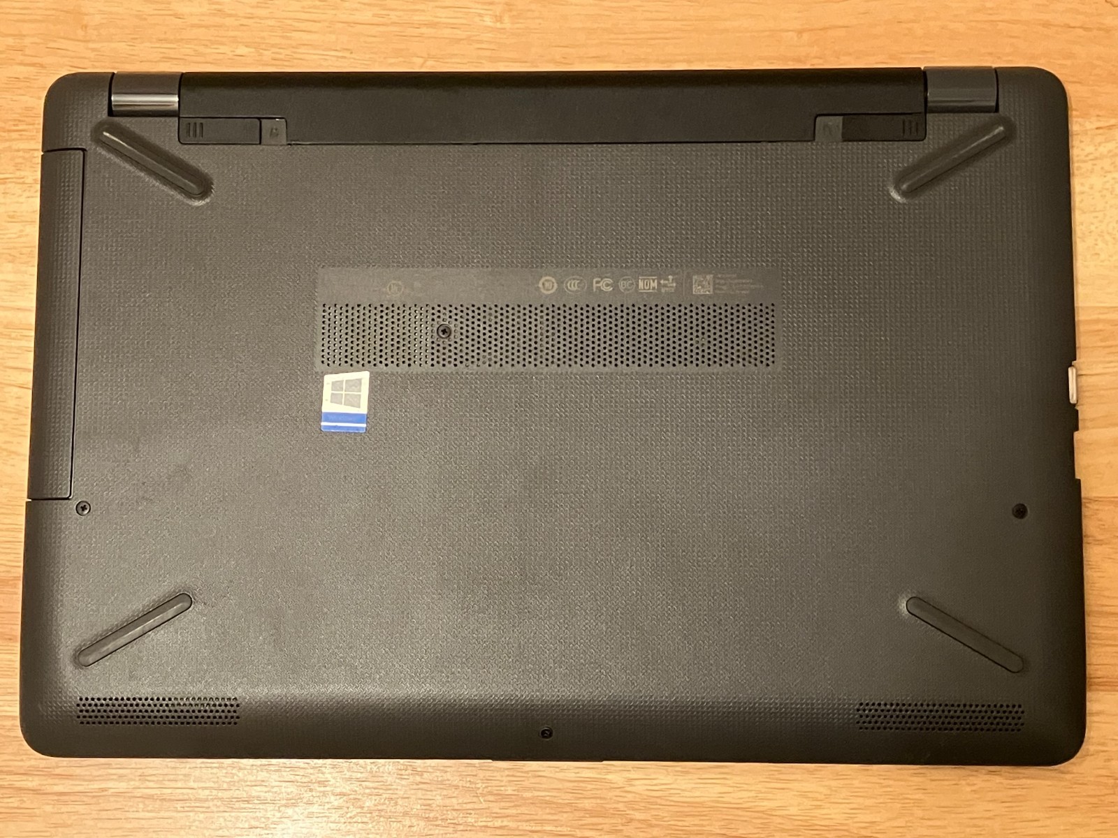 Gently Used HP 250 G6 Notebook Intel i5-7200 250gb SSD 8GB Ram Win 10 Pro