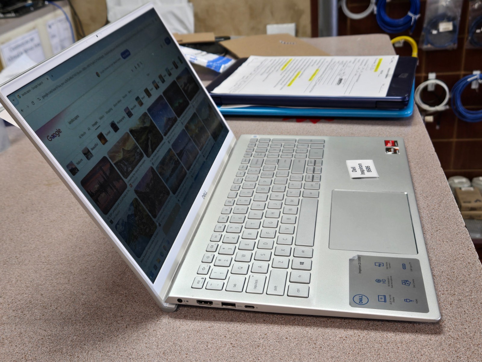 Dell Inspiron 5505 15.6″ Ryzen 5 4500U 8GB RAM 256SSD **READ**