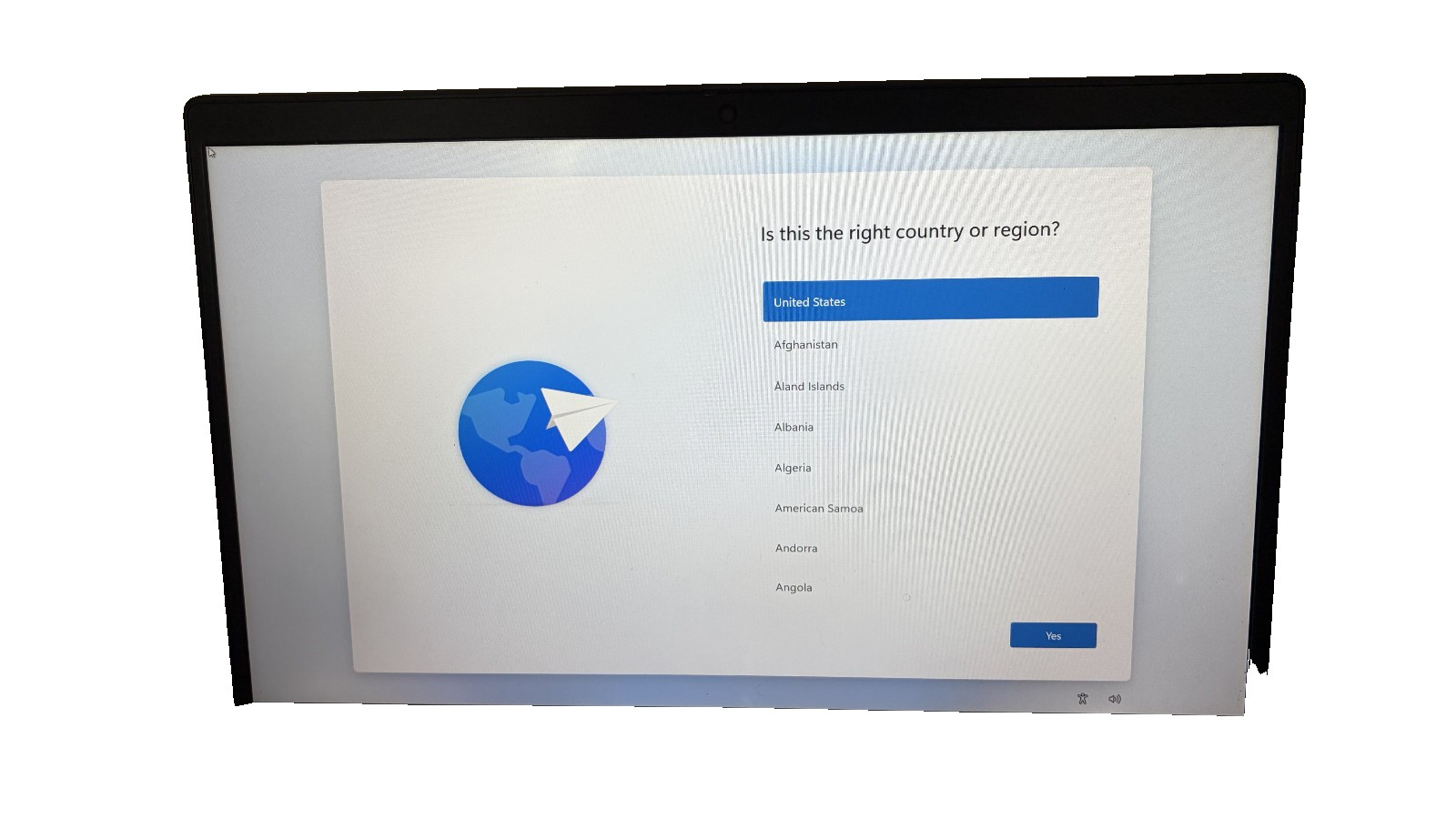 Dell Latitude 3550 i7-1355U 16GB DDR5 256GB SSD Win 11 Pro Laptop