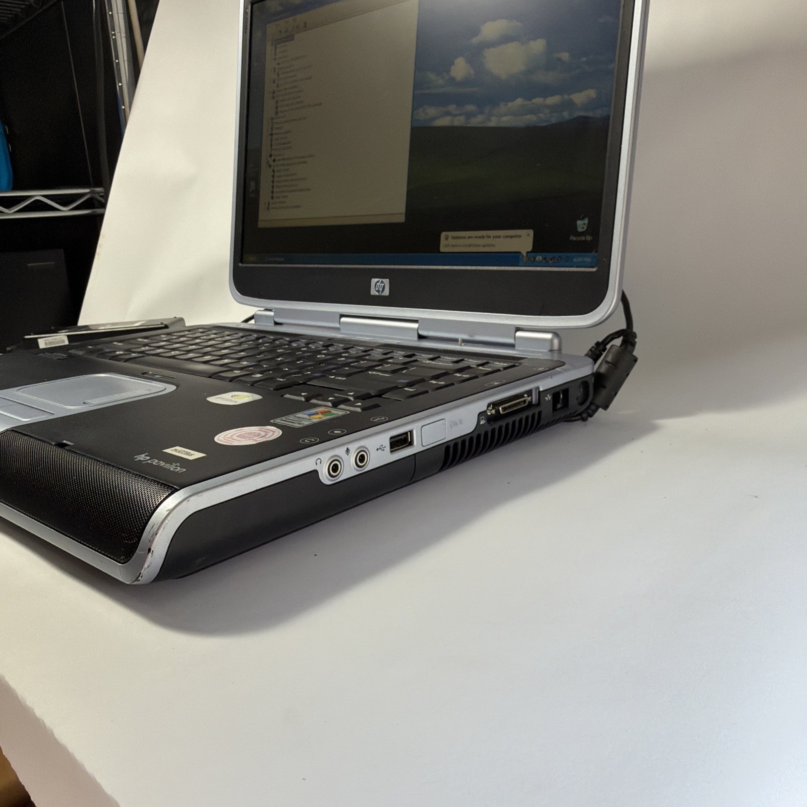 Vintage HP Pavilion zv5000 Windows XP Laptop (Athlon 3000, 512mb, GeForce 420)