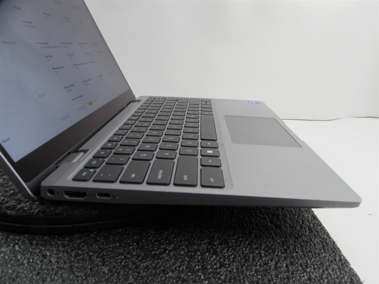 DELL LATITUDE 3330 (Convertible / 2 in 1) I5-1235U 256GB SSD 8GB RAM WIN 11 PRO