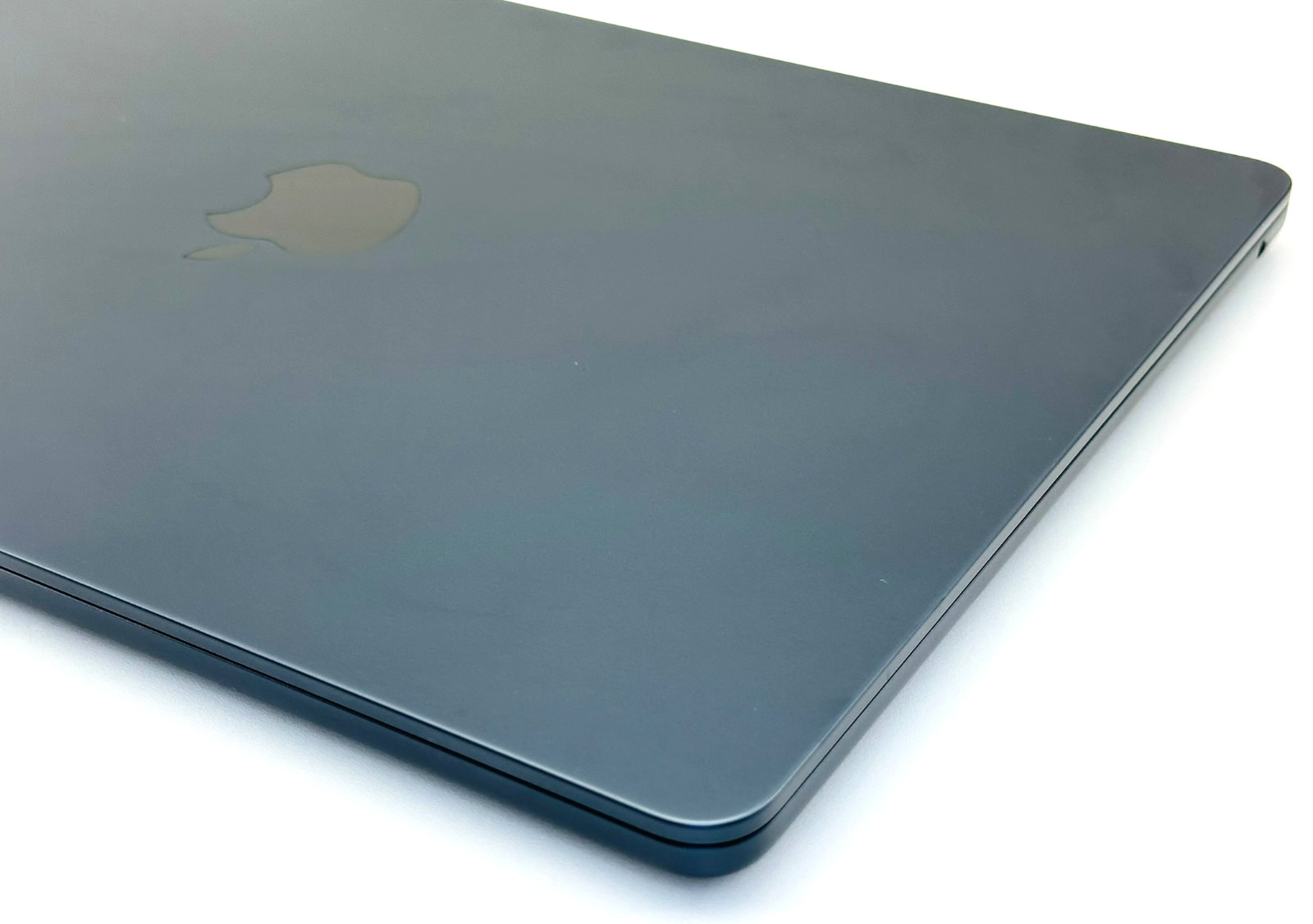 Apple MacBook Air 13.6″ A3113 (2024) M3 16GB 512GB 4-cycles #48