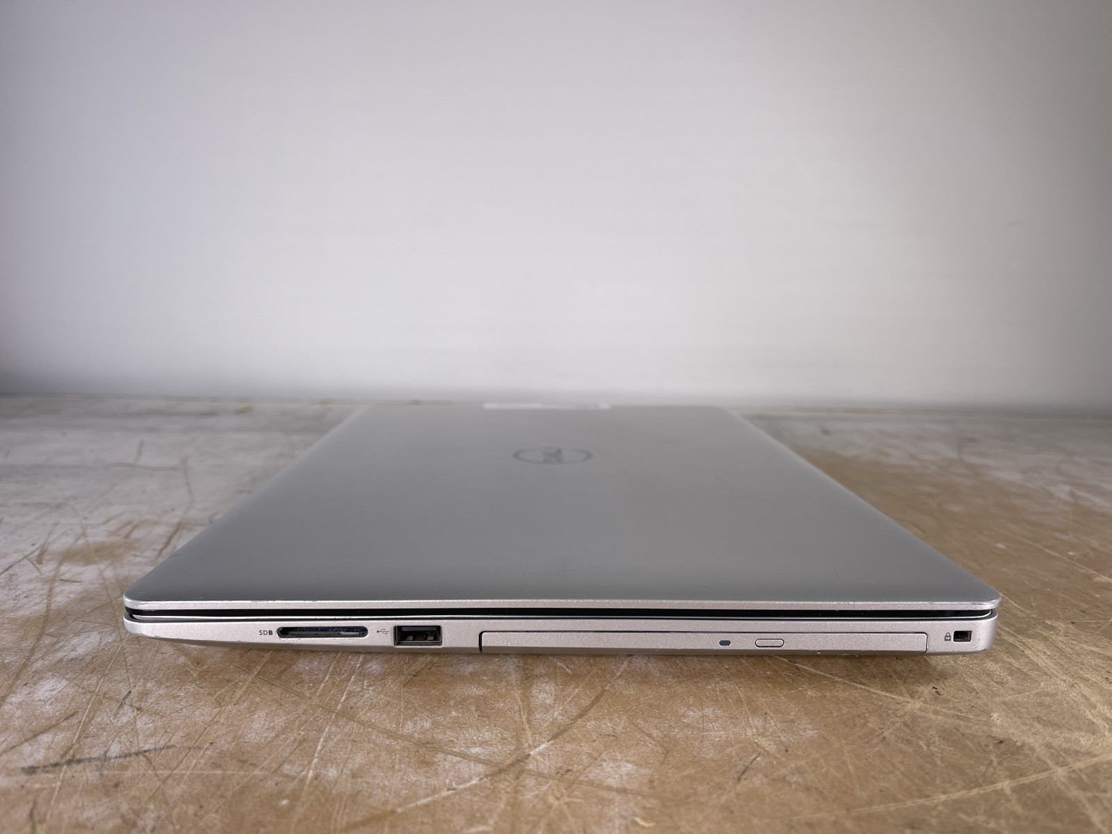DELL INSPIRON 5570 i5-8250U @ 1.60GHz, 8GB RAM, NO HDD/OS