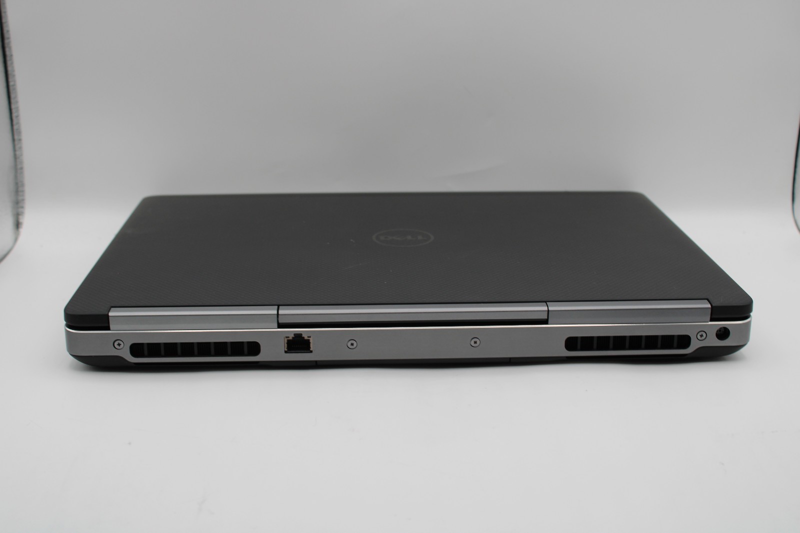 Dell Precision 7520 Xeon E3 @ 3.1 GHz 40GB RAM 256GB SSD NVIDIA M2200 No OS