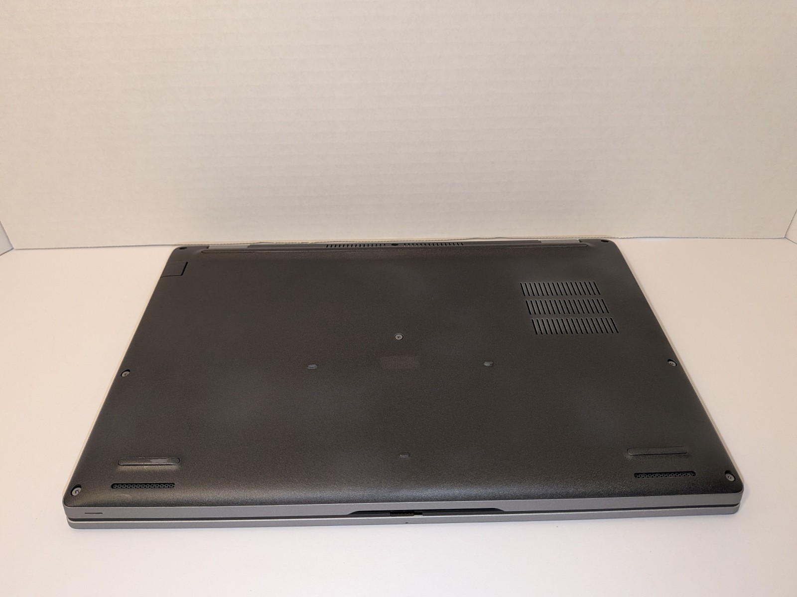 Dell Latitude 5430 | Linux Mint 22.3 | 12th Gen 10 Cor i7 | 16GB RAM | 512GB SSD