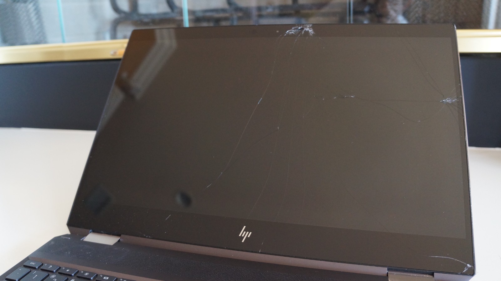HP Spectre x360 15-DF i7-8565U 1.8GHz 8GB RAM 256GB SSD 4K Display, READ.