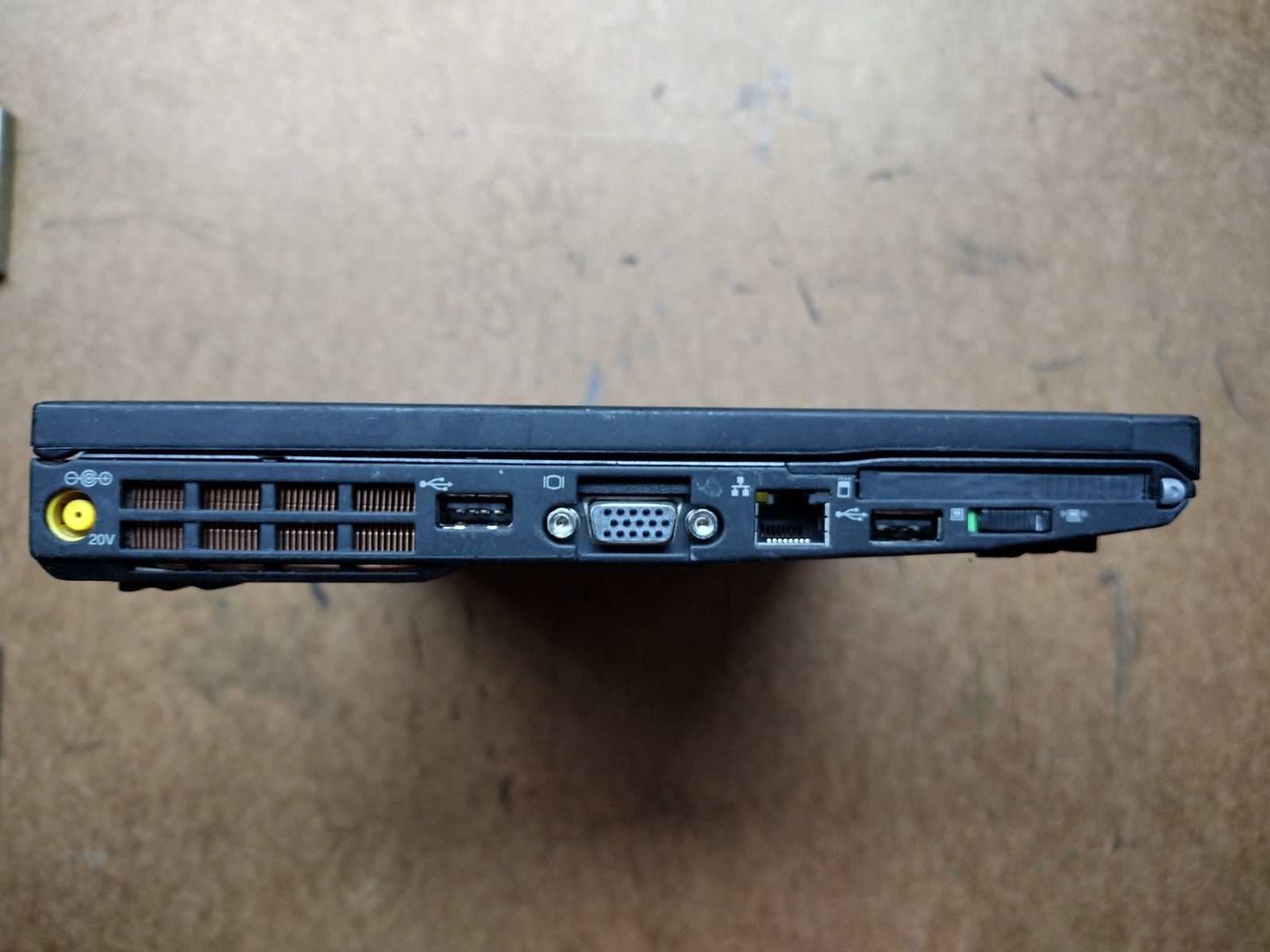 Thinkpad X200 Libreboot 180GB SSD 2.26GHz 8GB RAM 6-Cell Bat AC ThinkLight