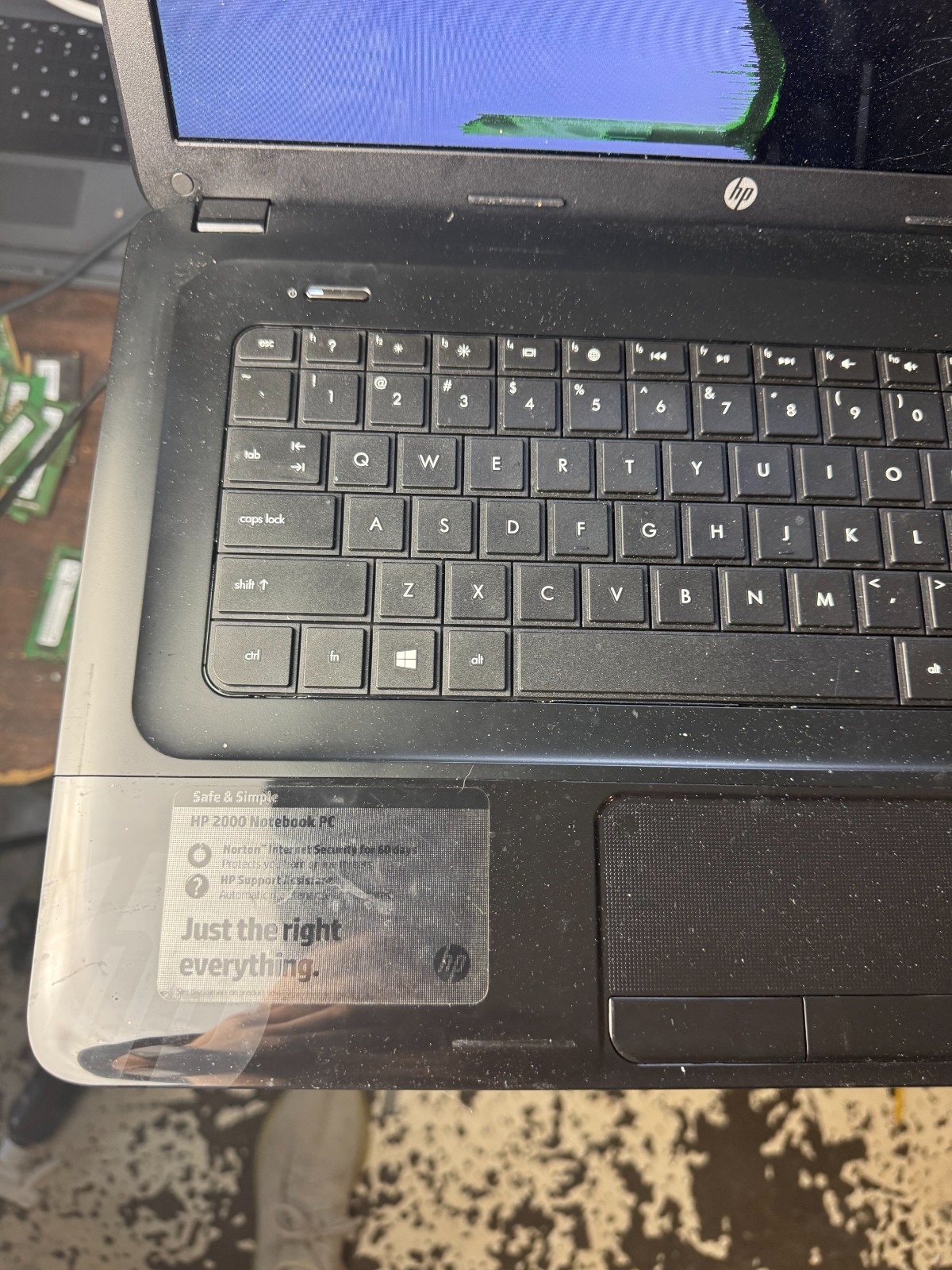 HP 2000 Notebook AMD E-Series, 2GB RAM Laptop for Parts/Repair #5148