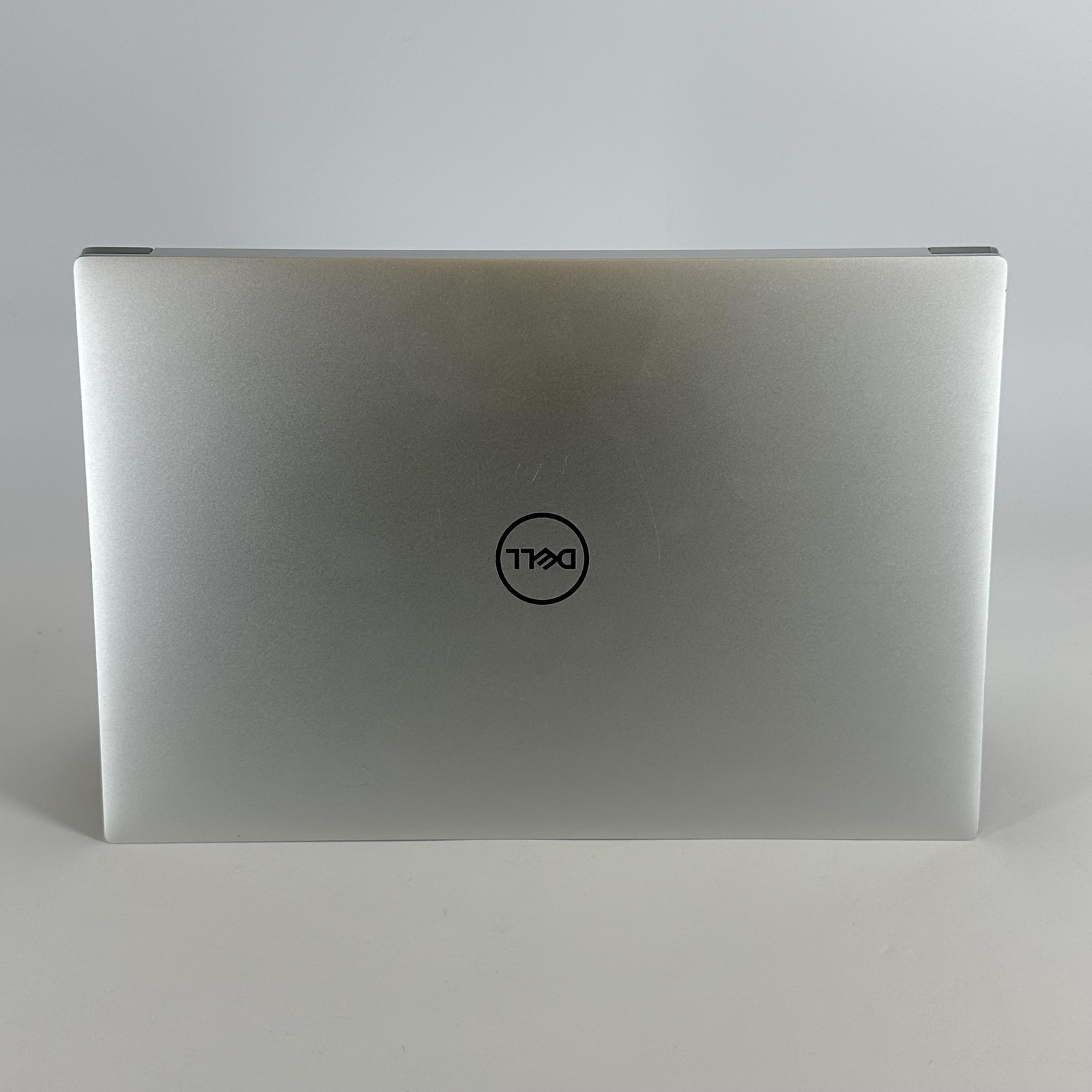 Dell XPS 15 9520 Silver FHD+ 2.5 GHz i9-12900HK 32GB 512GB SSD RTX 3050 Ti