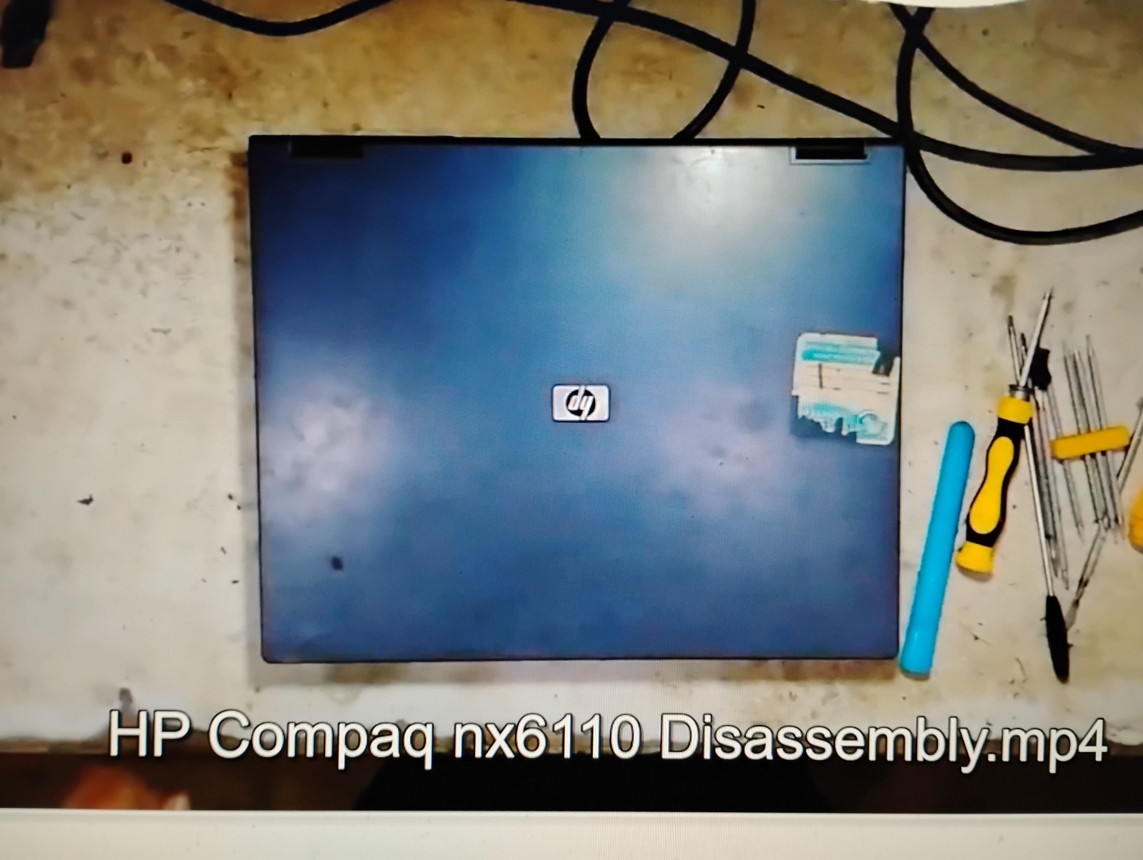 HP Compaq nx6110 14″ Laptop – Windows 7 Pro – plus EXTRAS