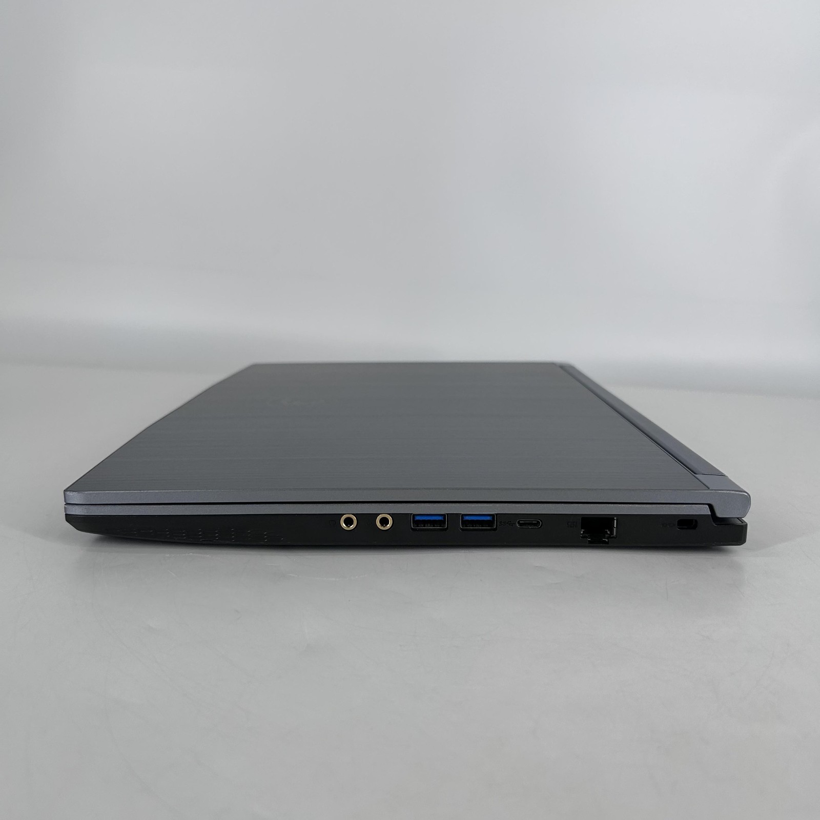 MSI WF65 15.6 FHD i7-10750H 2.60GHz 16GB 1TB SSD NVIDIA Quadro T2000 Max-Q Good